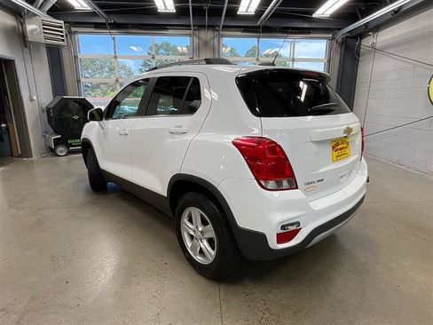 Used 2020 Chevrolet Trax LT AWD/4WD image 3