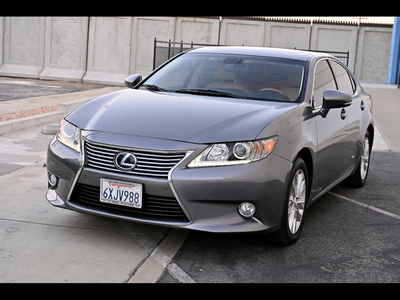 Used 2013 Lexus ES 300h w/ Premium Pkg FWD image 1