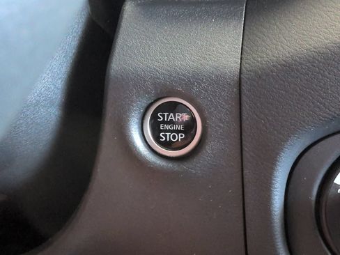 Used 2023 Nissan Frontier PRO-4X w/ Technology Package AWD/4WD image 28