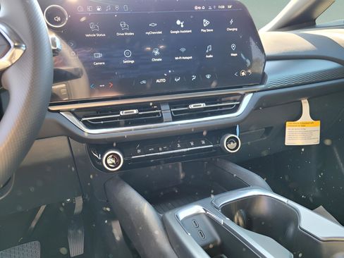 New 2026 Chevrolet Equinox EV LT w/ Midnight Package image 6