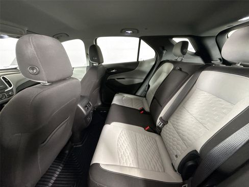 Used 2020 Chevrolet Equinox LS FWD image 28