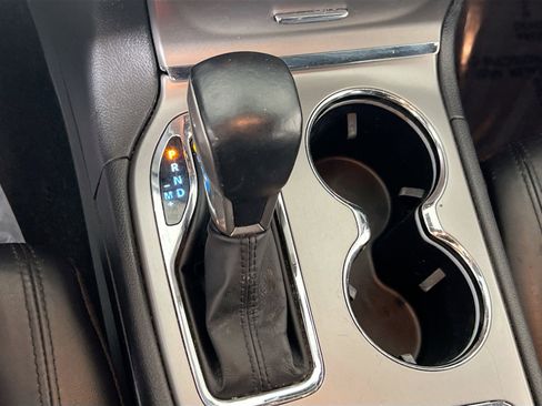 Used 2022 Jeep Grand Cherokee Laredo X image 14