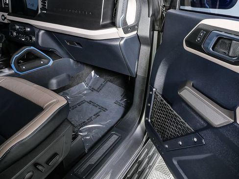 Used 2023 Ford Bronco Wildtrak image 24