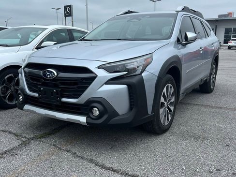 Used 2025 Subaru Outback Touring XT AWD/4WD image 3