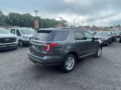 Used 2019 Ford Explorer XLT w/ Equipment Group 202A AWD/4WD image 5