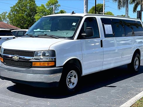 Used 2020 Chevrolet Express 3500 LT w/ LT Preferred Equipment Group RWD image 2