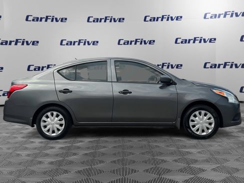 Used 2017 Nissan Versa S FWD image 7