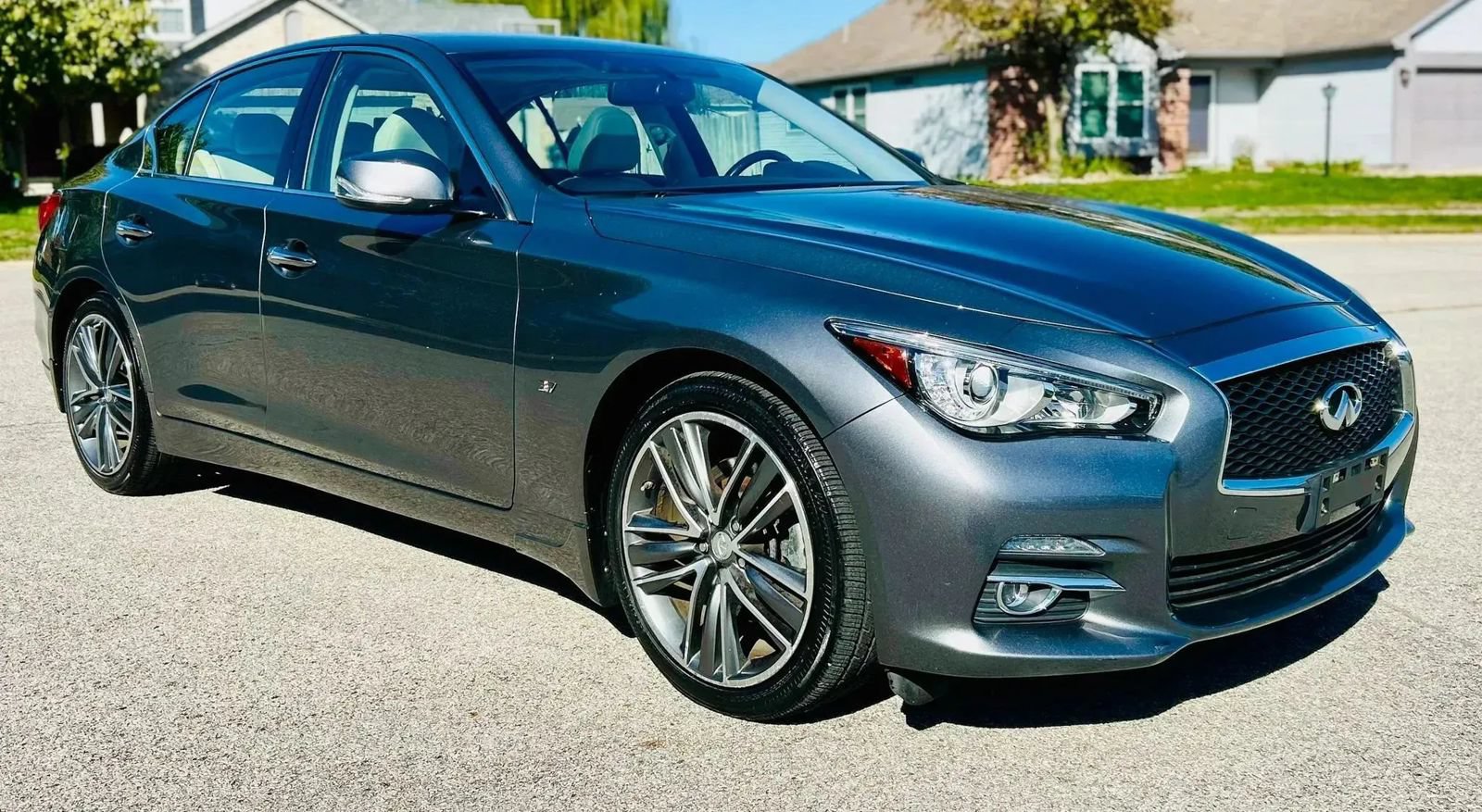 Used 2014 INFINITI Q50 Premium w/ Navigation Package AWD/4WD image 3