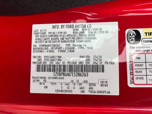 Used 2014 Ford Mustang Coupe RWD image 25