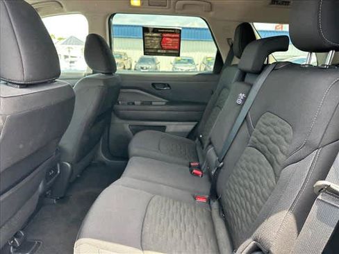 Certified 2025 Nissan Pathfinder SV FWD image 12