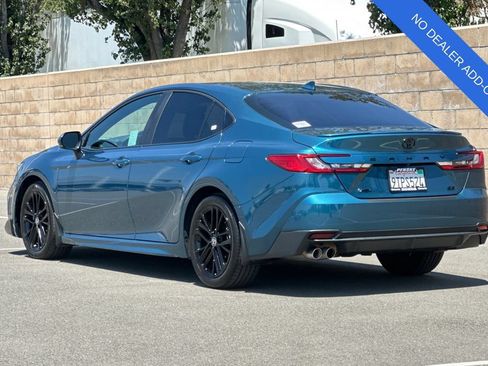 Used 2025 Toyota Camry SE w/ Convenience Package FWD image 6