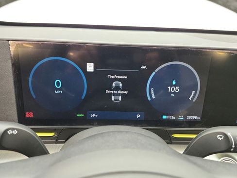 Used 2024 Hyundai Kona Limited FWD image 10
