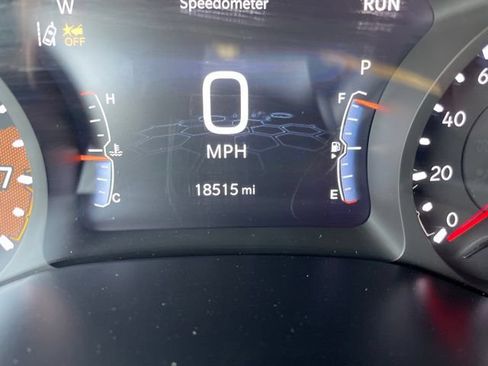 Used 2025 Jeep Compass Trailhawk AWD/4WD image 17