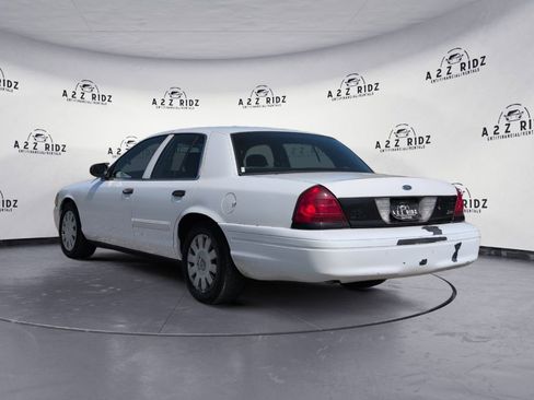 Used 2010 Ford Crown Victoria Police Interceptor image 4