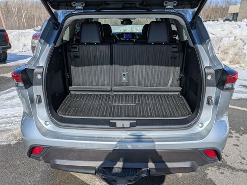 Used 2023 Toyota Highlander XLE image 21
