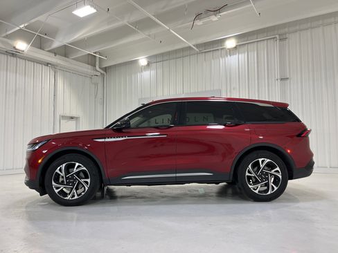 Used 2024 Lincoln Nautilus Premier w/ Equipment Group 102A image 24