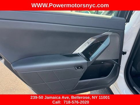 Used 2024 BMW 740i xDrive AWD/4WD image 28