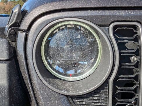 New 2025 Jeep Wrangler Unlimited Rubicon w/ Technology Group image 10