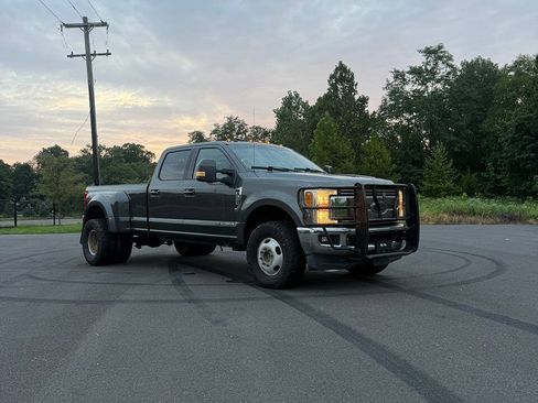 Used 2017 Ford F350 Lariat w/ FX4 Off-Road Package AWD/4WD image 31