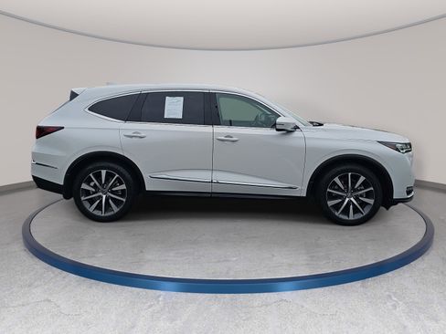 Certified 2025 Acura MDX SH-AWD w/ Technology Package image 4