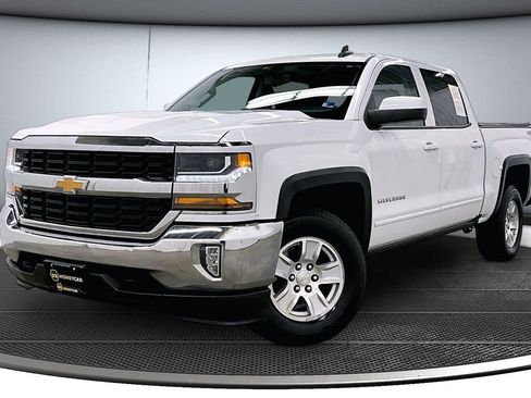 Used 2018 Chevrolet Silverado 1500 LT w/ All Star Edition AWD/4WD image 3