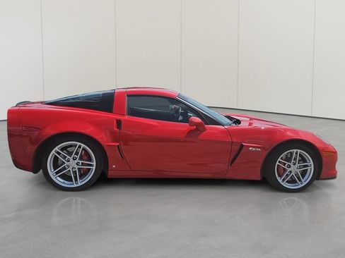 Used 2006 Chevrolet Corvette Z06 w/ Preferred Equipment Group RWD image 7