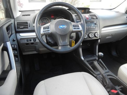 Used 2015 Subaru Forester 2.5i Premium AWD/4WD image 30