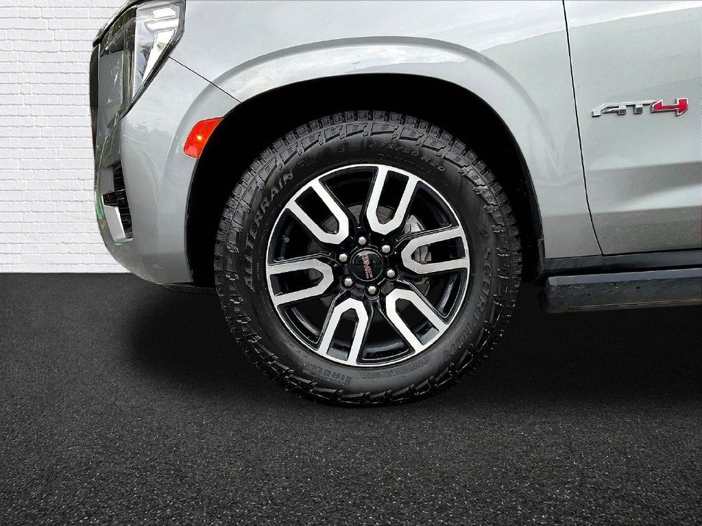 Used 2023 GMC Yukon XL AT4 w/ AT4 Premium Plus Package AWD/4WD image 23