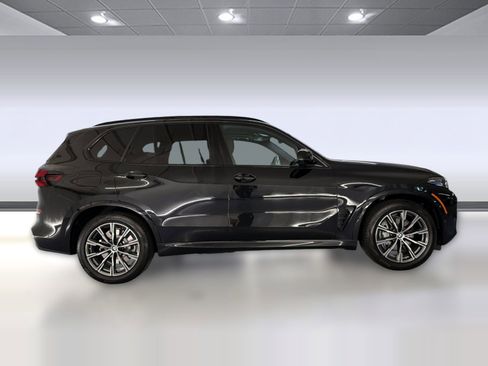 Used 2026 BMW X5 xDrive50e w/ M Sport Package image 8