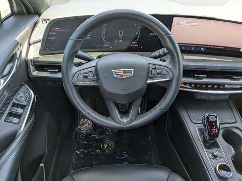 Used 2024 Cadillac XT4 Sport FWD image 16