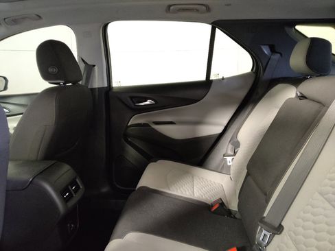 Used 2021 Chevrolet Equinox LT FWD image 18