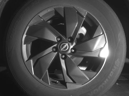 Used 2025 Nissan Rogue SV AWD/4WD image 14