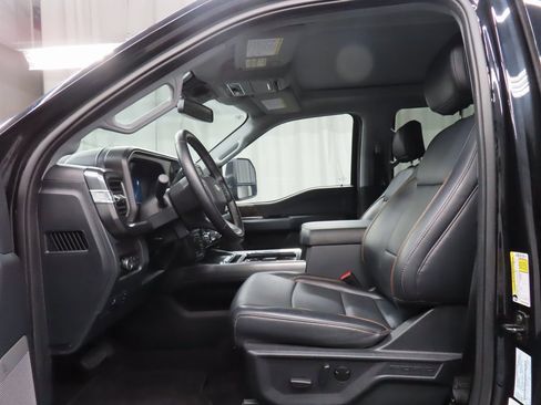 Used 2025 Ford F250 Lariat w/ Black Appearance Package image 9