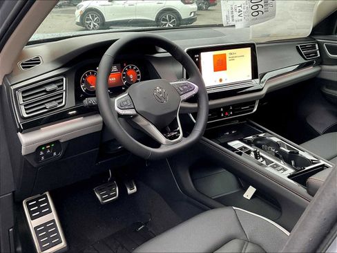 New 2026 Volkswagen Atlas Peak Edition AWD/4WD image 9