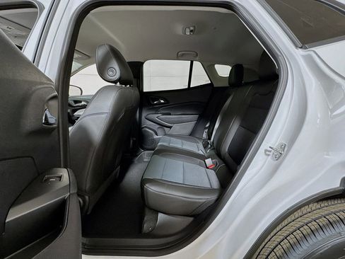 New 2026 Chevrolet Trax LT image 12