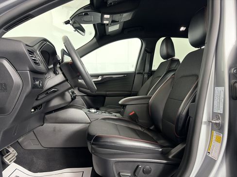 Used 2024 Ford Escape ST-Line w/ Tech Pack #1 AWD/4WD image 6