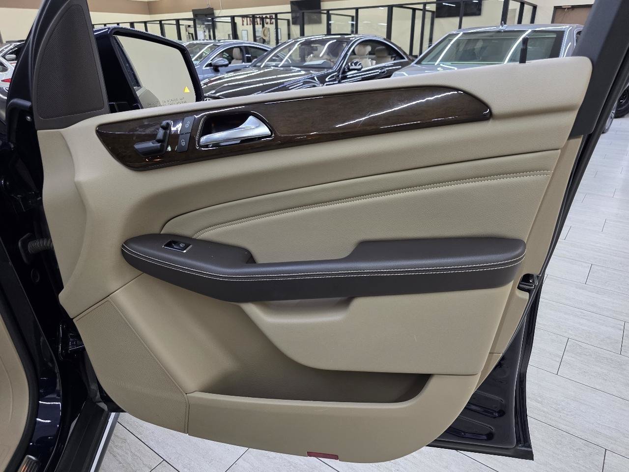 Used 2015 Mercedes-Benz ML 350 2WD w/ Premium 1 Package image 40