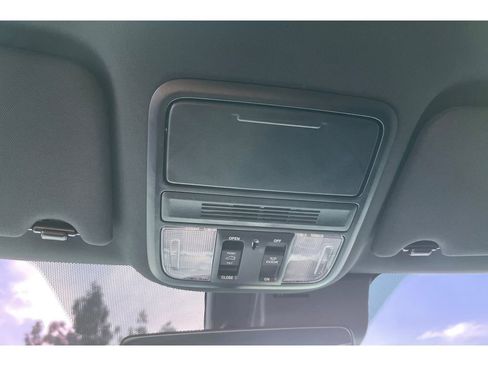 Certified 2022 Honda Pilot TrailSport image 25