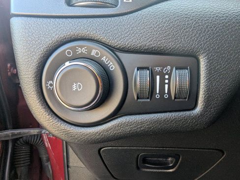 Used 2021 Jeep Cherokee Trailhawk w/ Sun, Sound & Nav Group AWD/4WD image 17