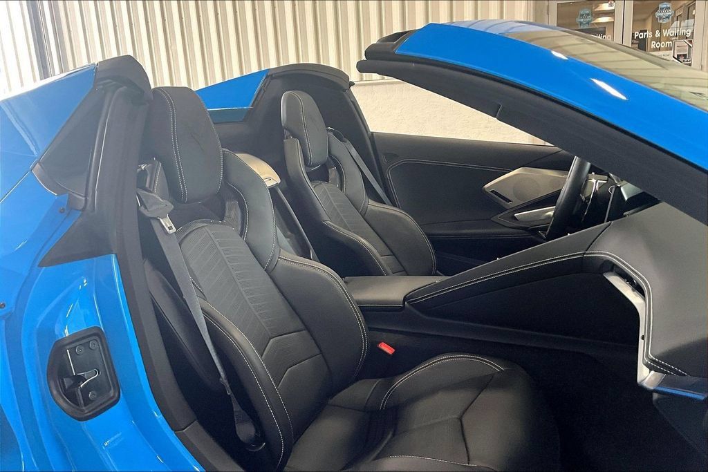 Used 2024 Chevrolet Corvette Z06 RWD image 17