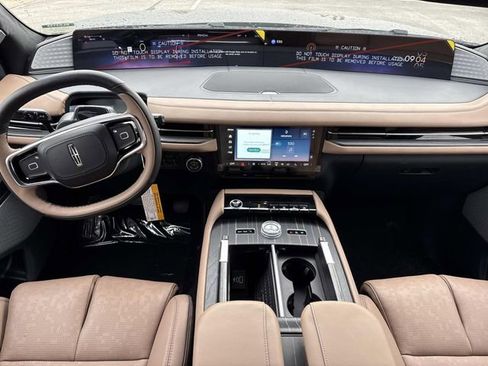 New 2026 Lincoln Navigator Black Label AWD/4WD image 16