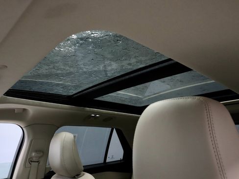 Certified 2022 Ford Explorer XLT w/ Equipment Group 202A image 26