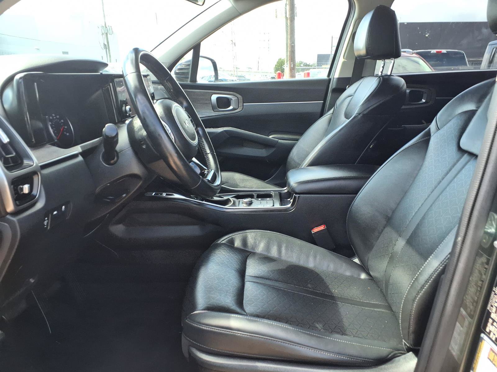 Used 2023 Kia Sorento S w/ Panoramic Sunroof Package AWD/4WD image 18