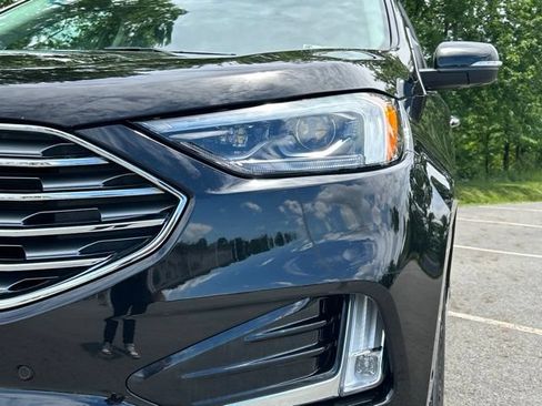 Used 2019 Ford Edge Titanium w/ Equipment Group 301A AWD/4WD image 9