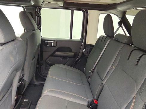 Used 2025 Jeep Wrangler Unlimited Sahara AWD/4WD image 19