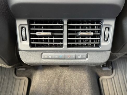 Certified 2025 Land Rover Range Rover Evoque Dynamic SE image 33