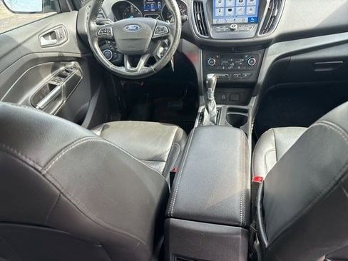 Used 2017 Ford Escape SE w/ Equipment Group 201A AWD/4WD image 37