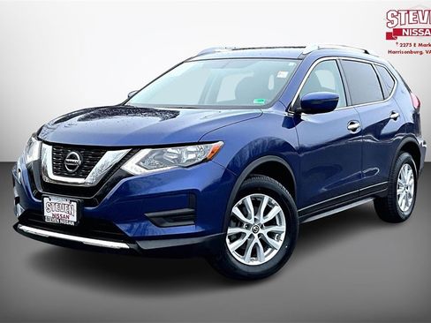 Used 2018 Nissan Rogue SV image 3