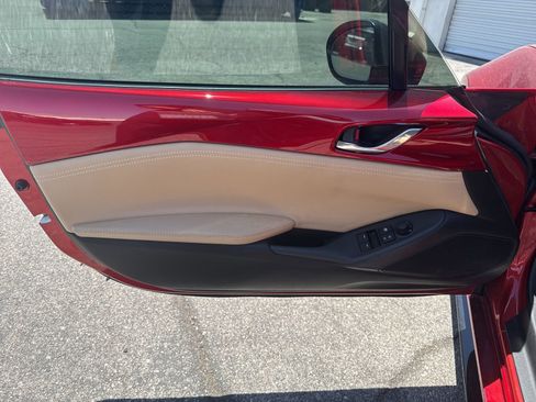 Used 2020 MAZDA MX-5 Miata RF Grand Touring RWD image 11