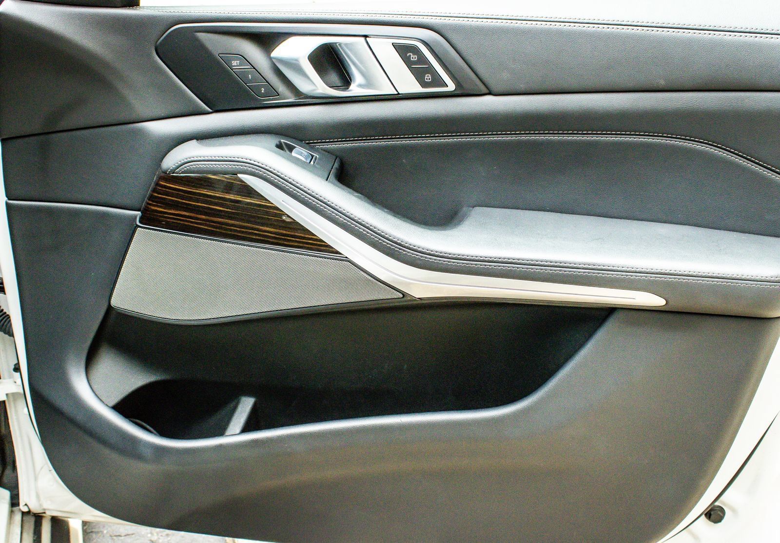 Used 2024 BMW X7 xDrive40i AWD/4WD image 23